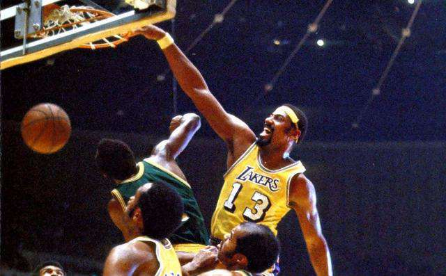 篮球巨星排名 NBA历史十大巨星排行榜