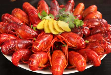 小龙虾几月份上市 几月份是吃小龙虾的最佳季节 4月份适合吃小龙虾