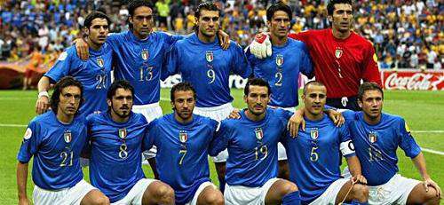 欧洲杯意大利 04年欧洲杯意大利出局真的是因为默契球么？自身问题或才是关键！