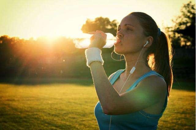 运动完可以喝水吗 跑步完多久可以喝水？