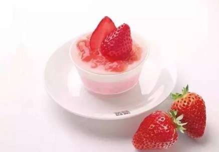 草莓能放冰箱吗 草莓冻了解冻后能吃吗 冻草莓是洗了冻还是不洗冻