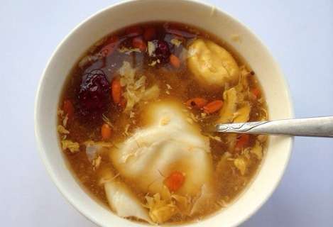 红枣鸡蛋红糖水功效 红枣鸡蛋汤的功效 什么时候喝最好
