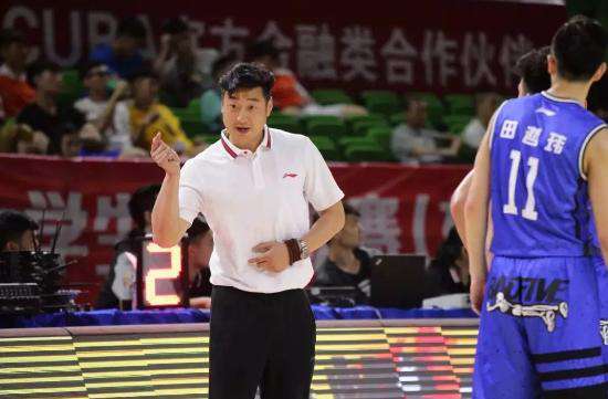 张思逸 传奇篮球员：身高1米91，一场比赛狂砍46分，后拒绝CBA俱乐部，目标"东南王"