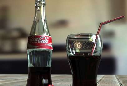 薄荷糖和可乐 可乐和薄荷糖发生反应 可乐加薄荷糖可以喝吗