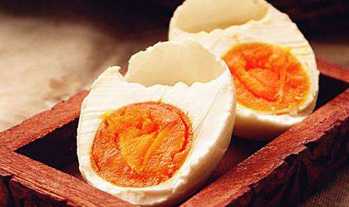 黄泥腌鸭蛋的配比 煮咸鸭蛋需要多长时间 如何用黄泥腌制咸鸭蛋