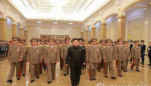 朝鲜金日成 朝鲜迎金日成诞辰103周年呼吁民众效忠金正恩