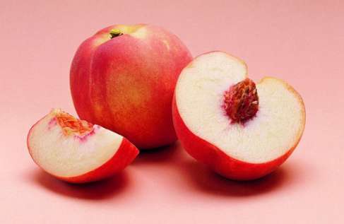 桃子不能和什么一起吃 樱桃不能和什么一起吃 桃子和樱桃能一起吃吗