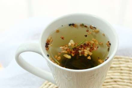 玄米茶的功效与作用 玄米茶的功效与作用 玄米茶不适合什么样的人喝