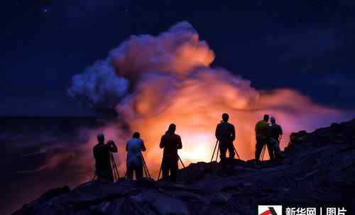摄影师拍岩浆入海 摄影师Miles Morgan拍岩浆入海画面壮观 场面惊心动魄