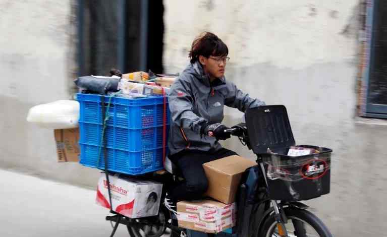 北京快递员工资 快递哥春节1周挣6千 快递员的工资竟如此高