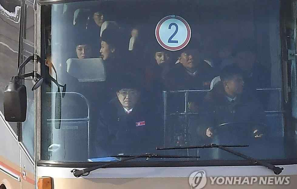 朝鲜美女啦啦队 时隔13年 朝鲜高颜值美女拉拉队再次赴韩（图）