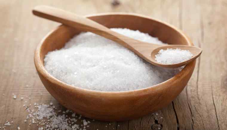 每人每天食盐摄入量不超过多少克 中国人食盐量超标 每天吃多少盐不超标呢？