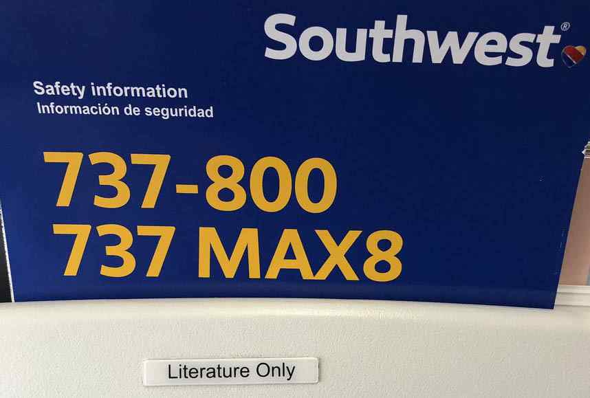 乘坐飞机须知 飞机用错安全须知怎么回事 飞机座椅上贴着737标示