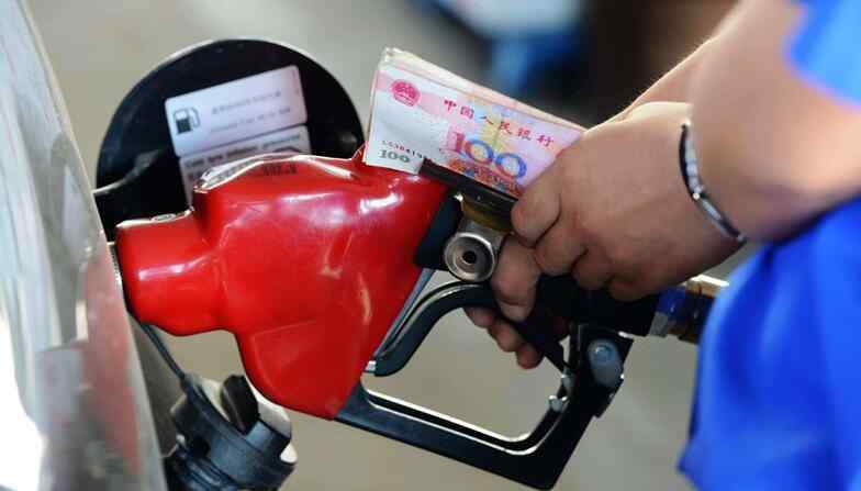 现在油价多少钱一升 油价调整最新消息 92号汽油价格多少钱一升？
