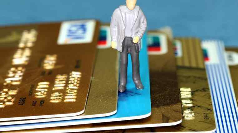 信用卡透支不还的后果 什么叫信用卡透支 不还的后果有哪些？