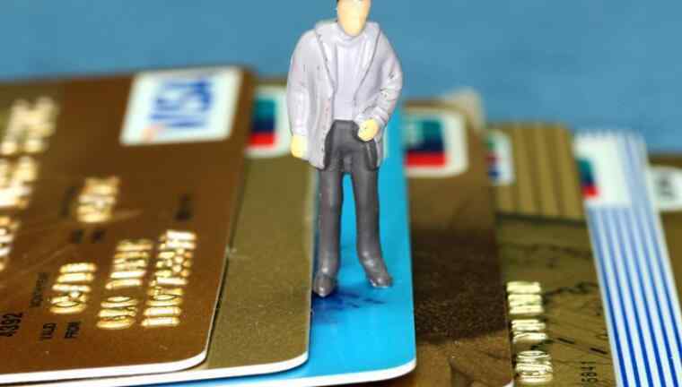 哪个银行的信用卡好通过 网申最容易过的信用卡 哪些银行的信用卡通过率高？