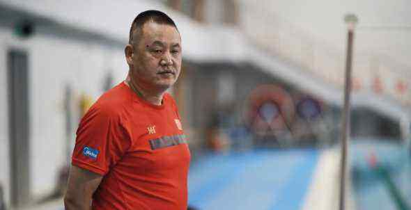 周雅菲 "金牌教练"去世:隐瞒脑瘤病情 用命换中国游泳崛起