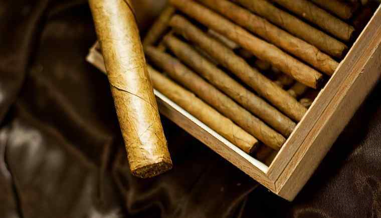 抽雪茄的正确方法 古巴雪茄多少钱一根 教你如何正确抽雪茄