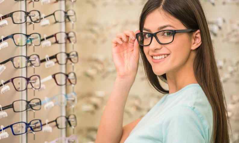 眼镜框价格 换一个眼镜框多少钱 一个眼镜框大概多少钱