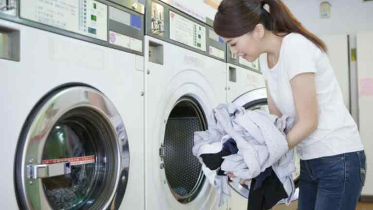 洗衣机里面的脏东西怎样清理 洗衣机哪个牌子好 洗衣机该怎么清洗里面的污垢