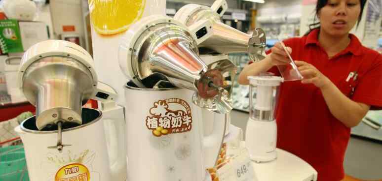 什么榨汁机好 多功能榨汁机哪种好 榨汁机什么牌子最受欢迎