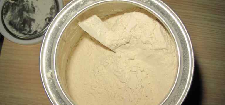牛奶粉和羊奶粉哪个好 羊奶粉多少钱一斤 羊奶粉跟牛奶粉哪个便宜