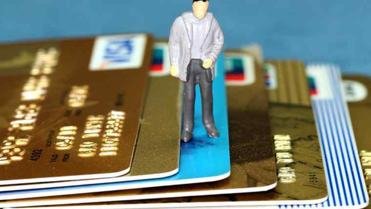 白金卡销卡后果严重 信用卡注销影响信用吗 不注意这些后果将会很严重！