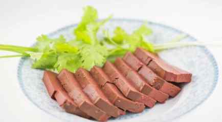 吃猪肝有什么好处 吃猪肝有什么好处 猪血和猪肝哪个含铁高