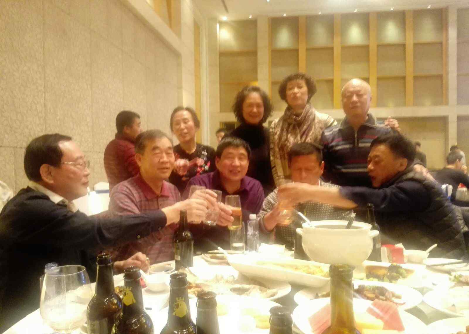 杨福生 2017年11月26日青年点老同学杨孝春儿子大连籍足球队员杨福生在大连新世界酒店结婚囍庆。