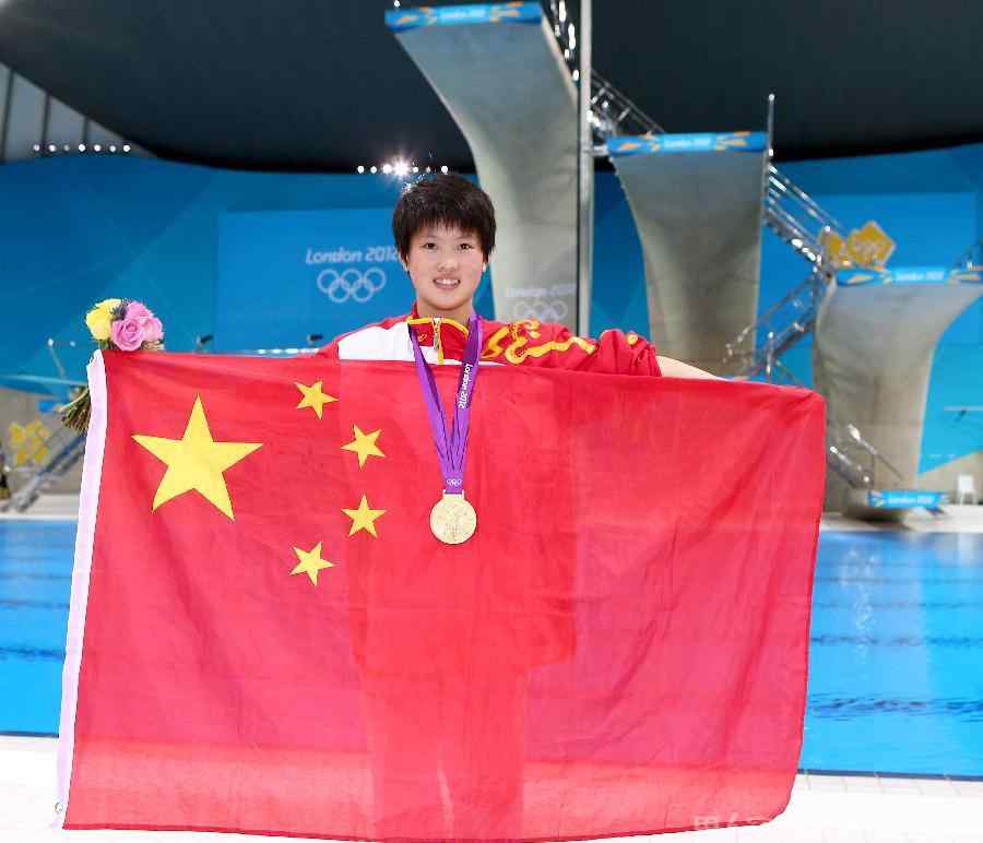 伏明霞个人资料简介 陈若琳个人资料介绍 陈若琳的奥运冠军成长史
