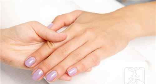 手指甲在平常日常生活隐痛的原因是什么?