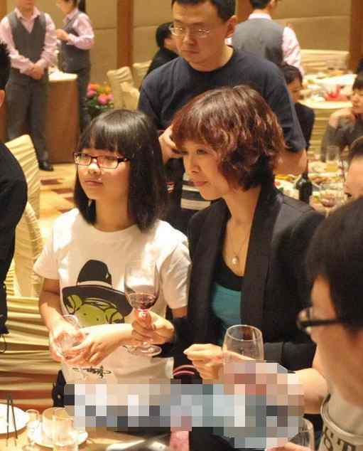 俩个妻子刀郎两个老婆朱梅和杨娜个人资料及照片刀郎为什么叫刀郎
