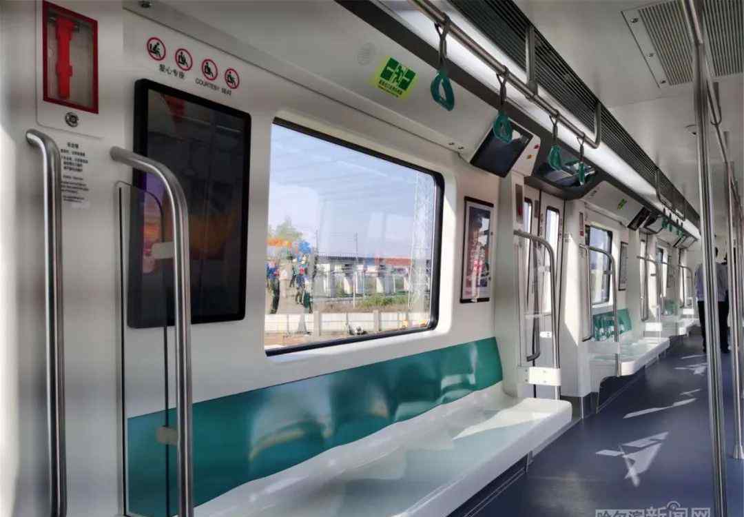 哈尔滨地铁二号线 哈尔滨地铁2号线首列车长这样｜记者带你登车体验