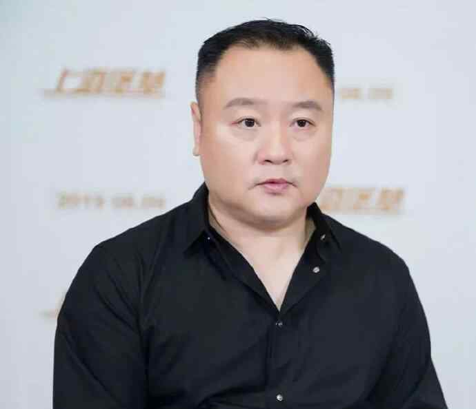 向佐怼滕华涛 向佐怼滕华涛 甩锅鹿晗被怒怼吃相太差向佐直言不要太恶心了