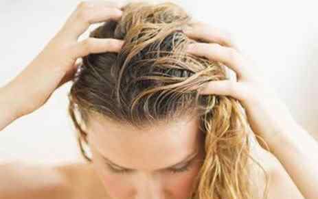 油性头发用什么洗发水 头油多用什么洗发水 如何洗头能控制头油