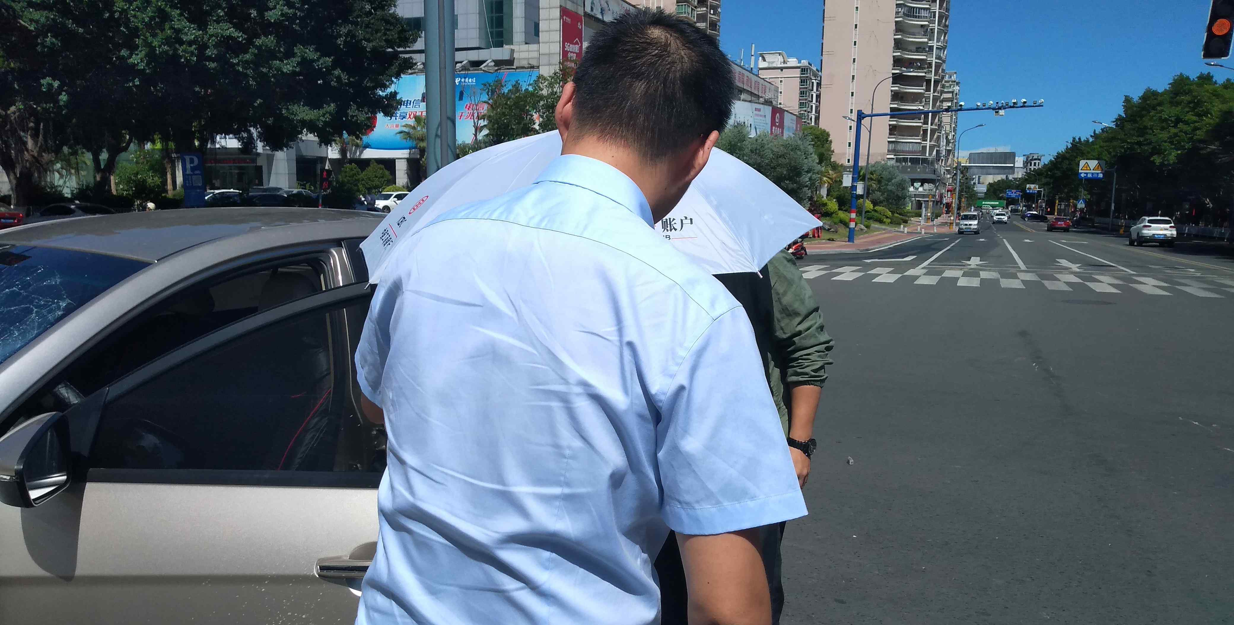 惠安车祸 惠安世纪大道真情暖人心-车祸无情人间有爱