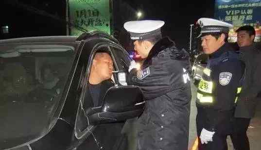 aj16 扩大辅警400万后，新《检查法》规定警察可直接开枪，取消鸣枪示警