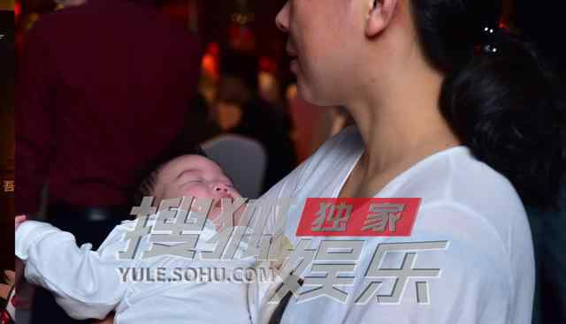 冉莹 冉莹颖三胎再得子 小儿子首曝光百日宴哪吒造型超萌