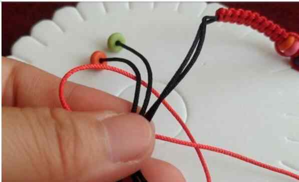 编绳子的编法图解 幸运绳怎么编 幸运绳的编法步骤教程
