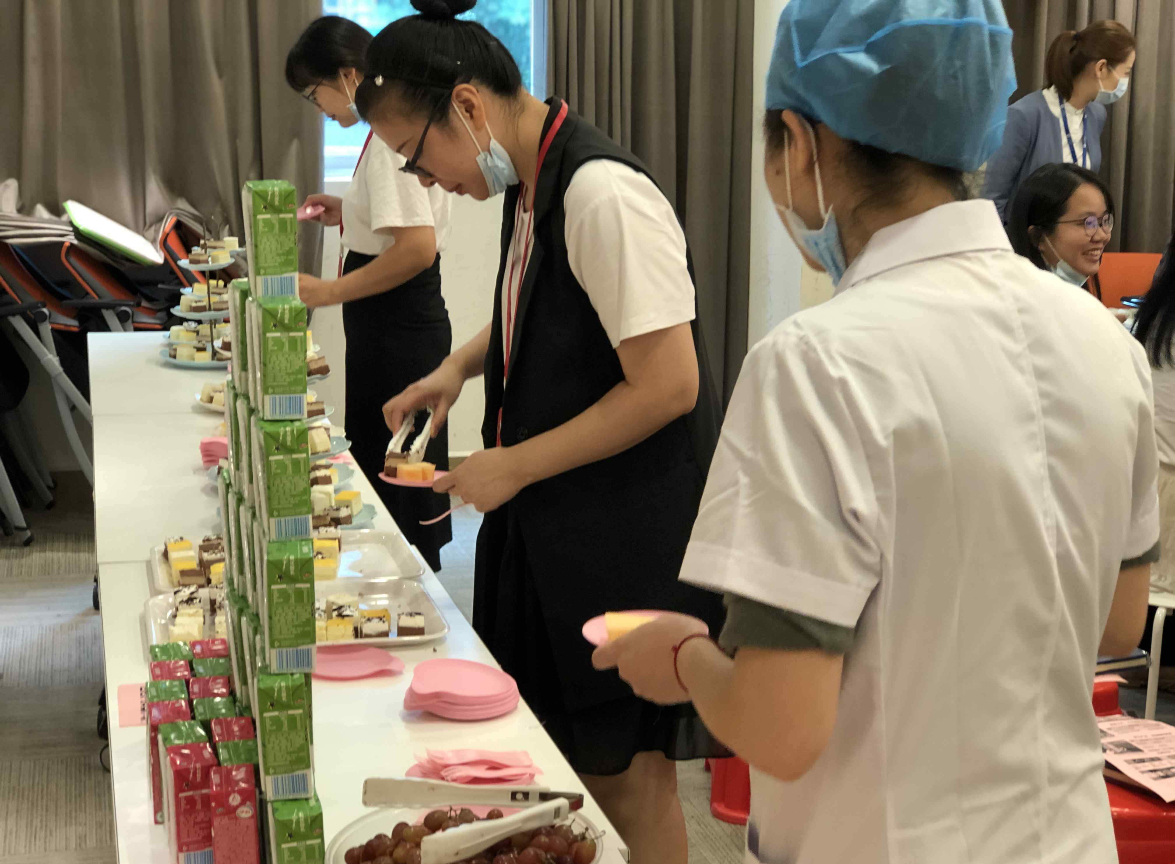 易精灵 上海银行深圳龙华支行举办“仁合医院·金融下午茶”活动