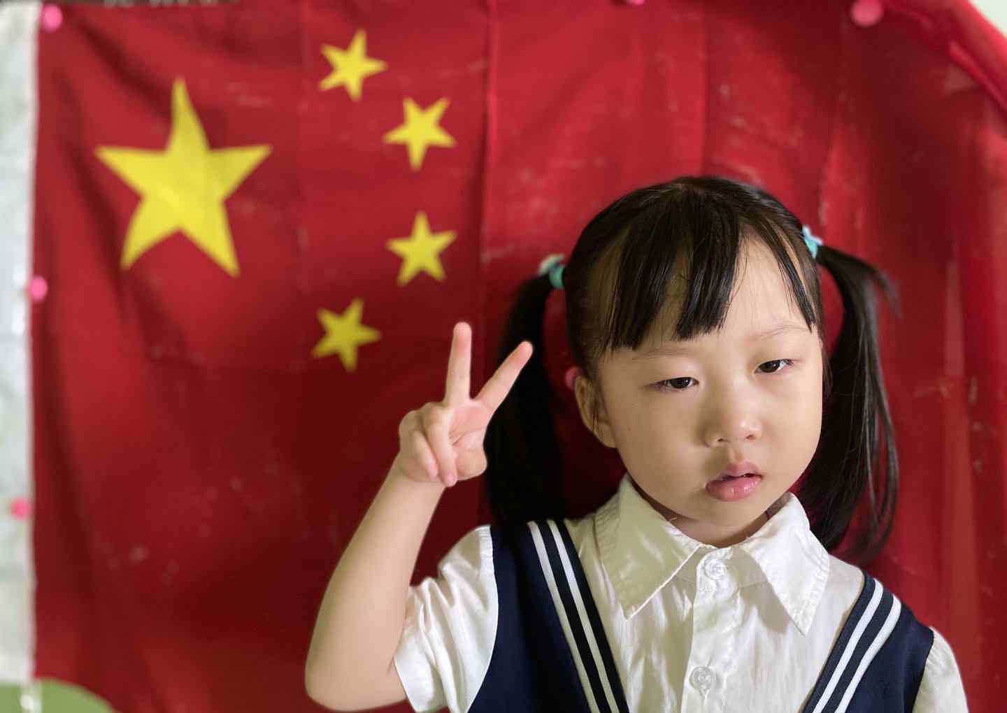 邓铭 邓铭晗小朋友在幼儿园的成长纪录