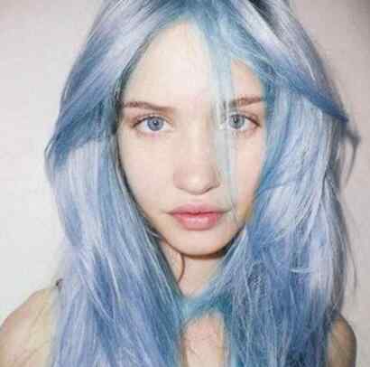 雾蓝色头发 女生烟雾蓝头发图片 示范个性烟雾蓝发型如何扎