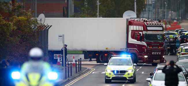 英国集装箱货车惨案嫌疑人认罪 英国开始庭审埃塞克斯郡集装箱货车39人死亡惨案