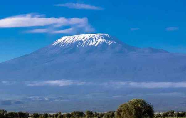 非洲最高峰 非洲最高峰叫什么名字，非洲最高峰在哪及非洲最高峰可以爬吗