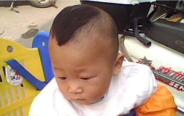 1岁宝宝可爱发型男 男生0到1岁婴儿发型图片 适合婴儿发型效果图