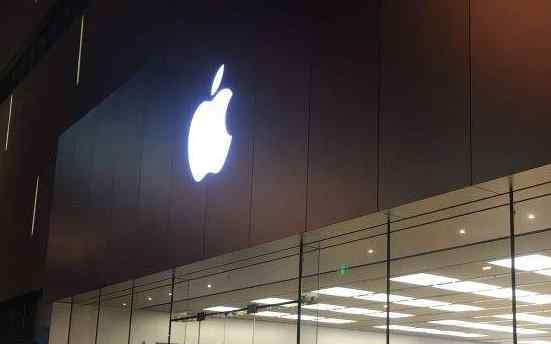 苹果耳机怎么充电 苹果回应不配耳机和充电器具体怎么回应的，新品iPhone12为什么不配耳机和充电器