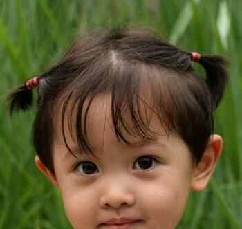 2岁宝宝扎头发大全 2-3岁宝宝扎头发怎么扎 2-3岁宝宝好看发型扎法图片