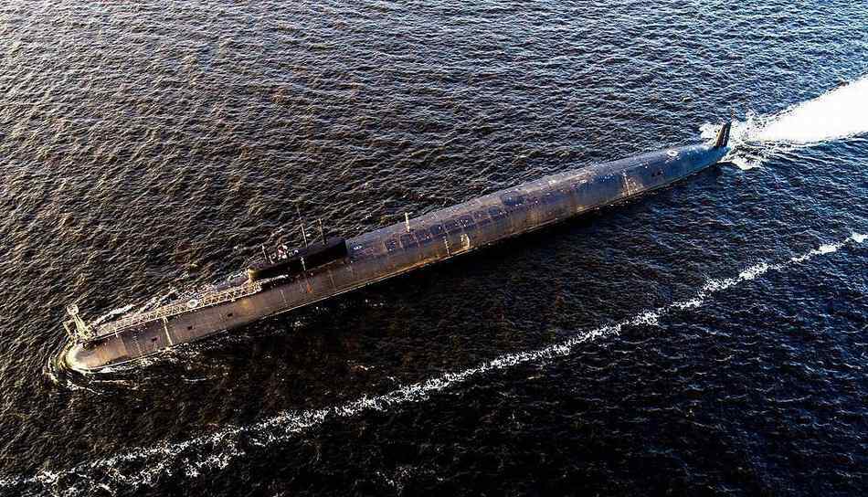 圣安德烈旗 俄最新战略核潜艇交付海军，最多可载160个核弹头