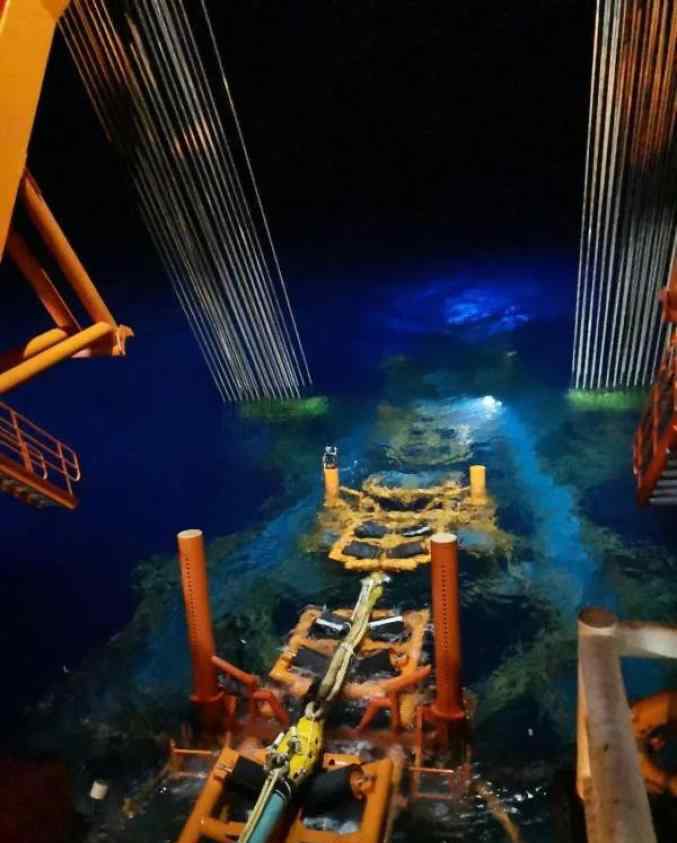 海洋石油201 我国海底管线铺设，最大水深达1542米创新纪录