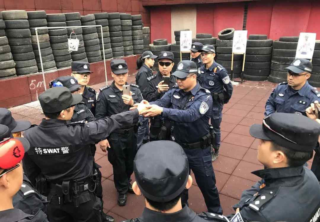 深圳特警 深圳特警“枪王”是怎样炼成的？